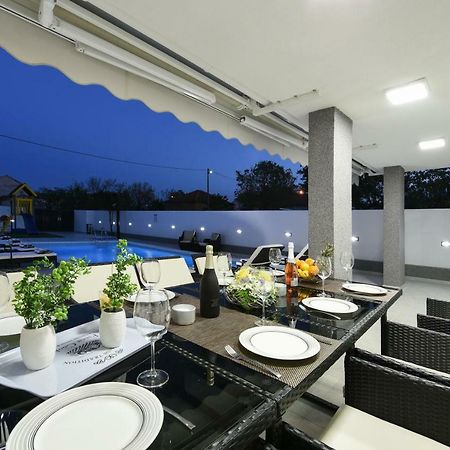 Villa Mare - With Heated Pool Zára Kültér fotó