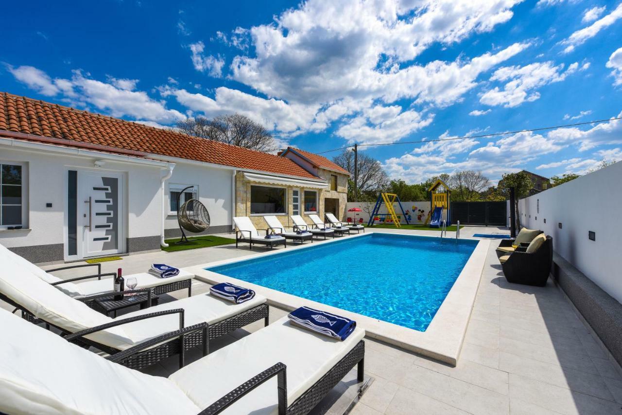 Villa Mare - With Heated Pool Zára Kültér fotó